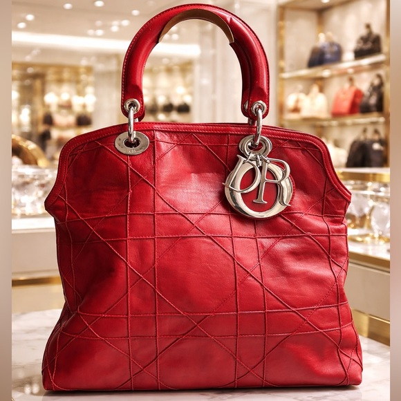 DiorDash Mystery Bags/Boxes Opportunity for $25 Dior - Picture 2 of 4